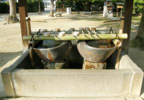 備前焼の手水鉢